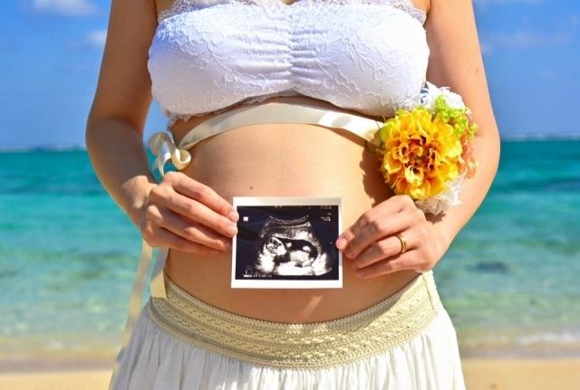 妊婦さんとエコー写真